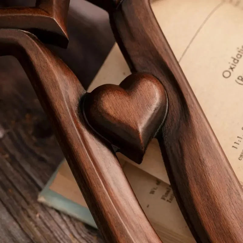 🔥Year-end Sale Save 60 % OFF ✝️ Intertwined Hearts Wooden Cross – Romantic Gift, Handcrafted & Engravable 💝📦