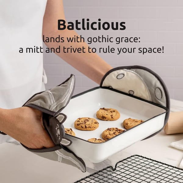 🔥LAST DAY 50% OFF - 🦇Batlicious Oven Mitts & Pot Holders Set